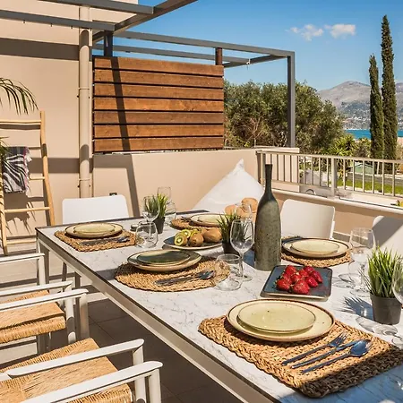 Ionian Village ليكسوري